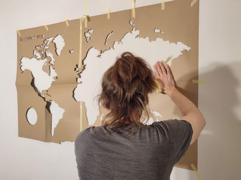 Drewniana mapa świata